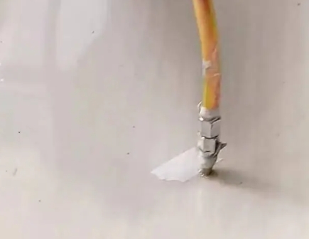 临西瓷砖空鼓维修公司专业解答在瓷砖铺贴过程中，如果使用的砂料过粗（如全部使用了粗砂），可能会导致以下问题